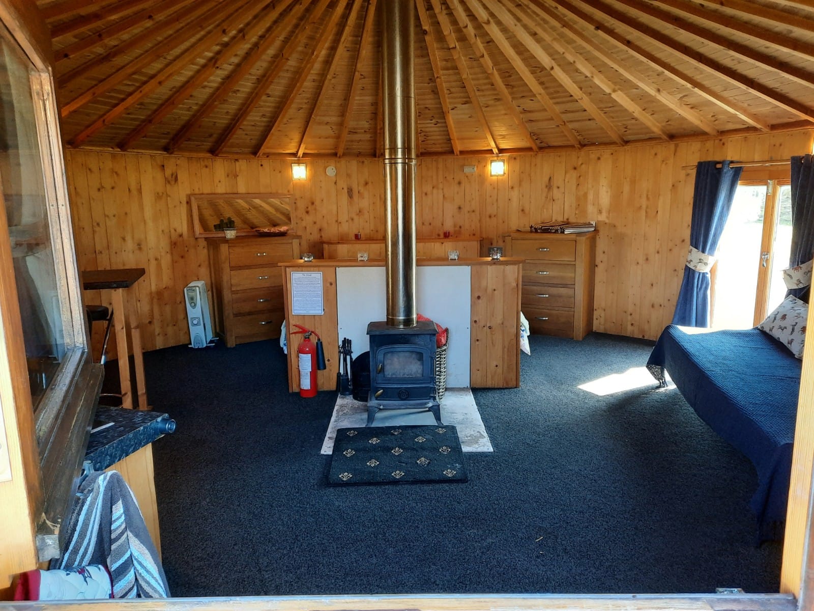 Round house log burner