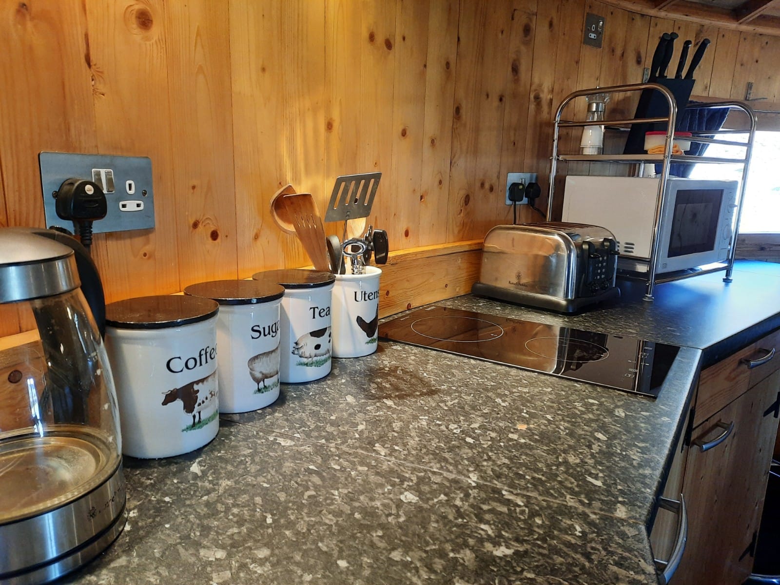 Round house kitchen